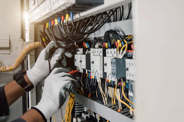 Best Affordable Emergency Electrician  in Circle Pines, MN